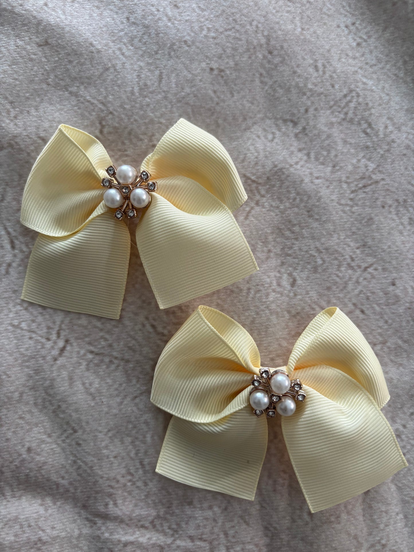 Lemon Pearl Bow Clips