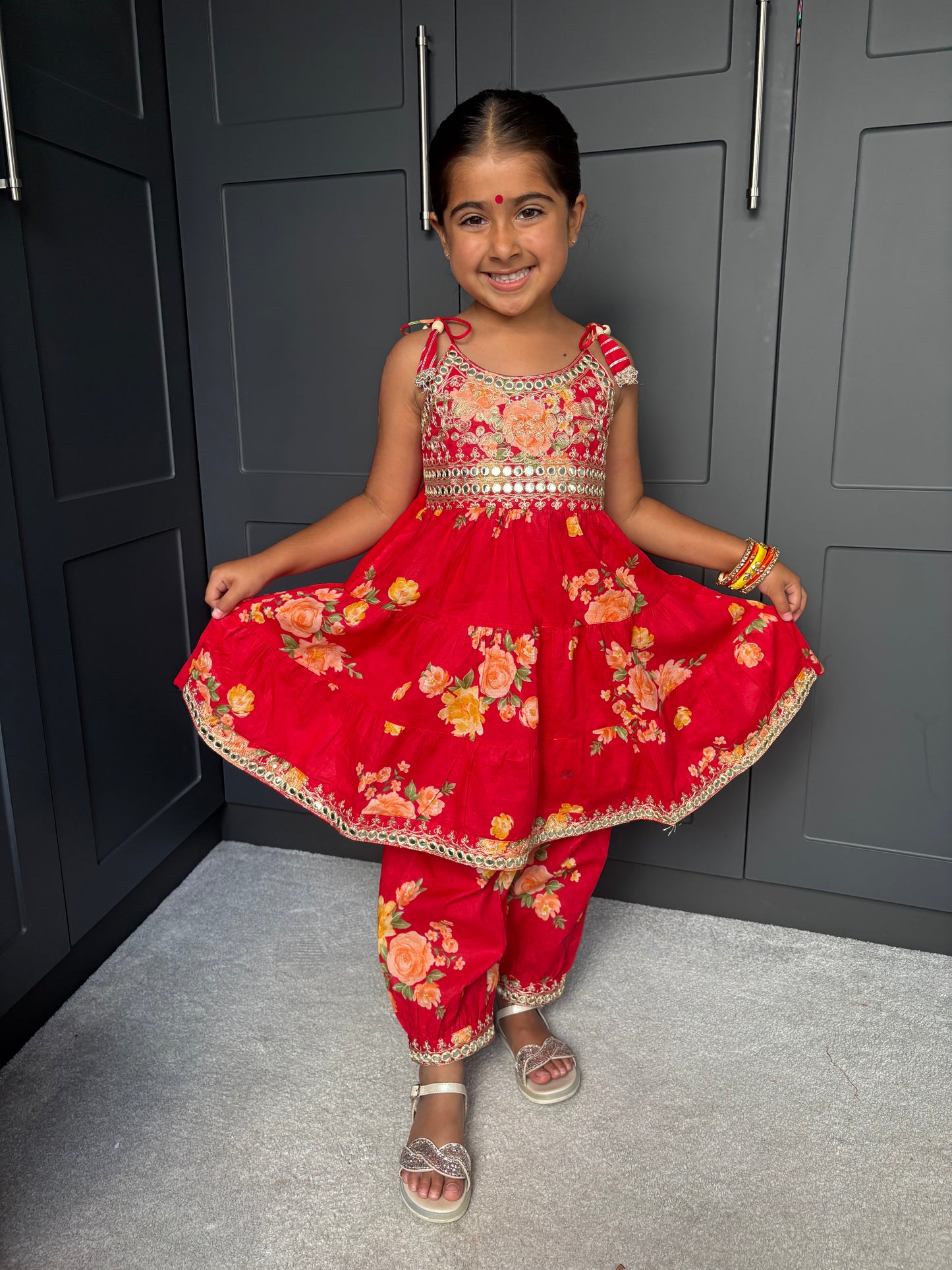 Red Flower Power Festive Set