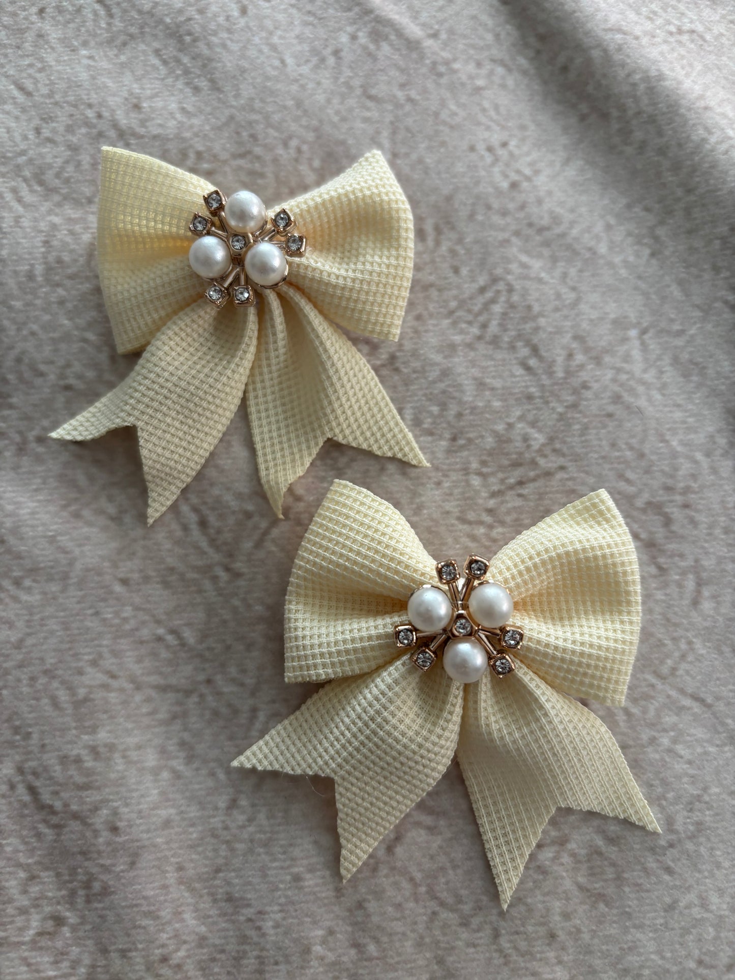 Lemon Pearl Bow Clips (Small)