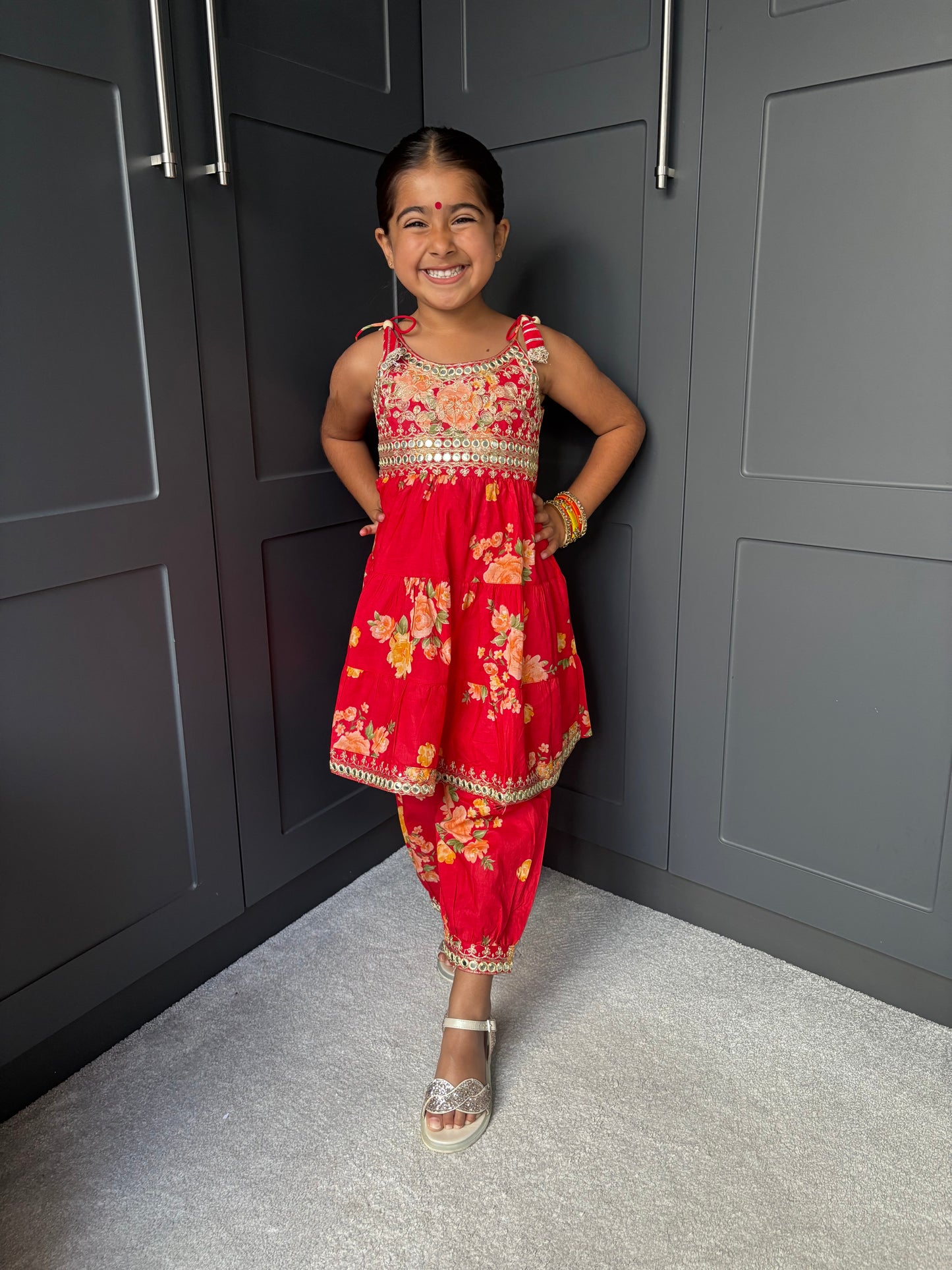Red Flower Power Festive Set