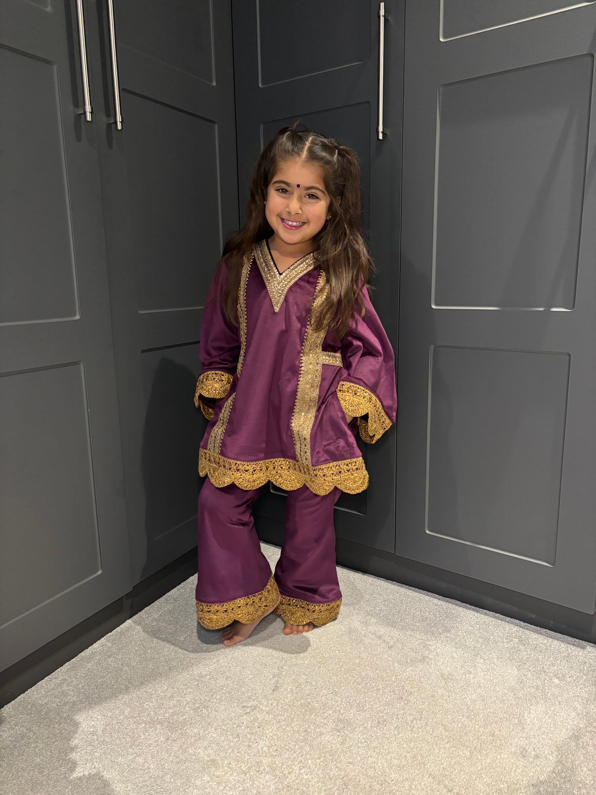 SAMPLE GIRLS VELVET SUIT AGE 5