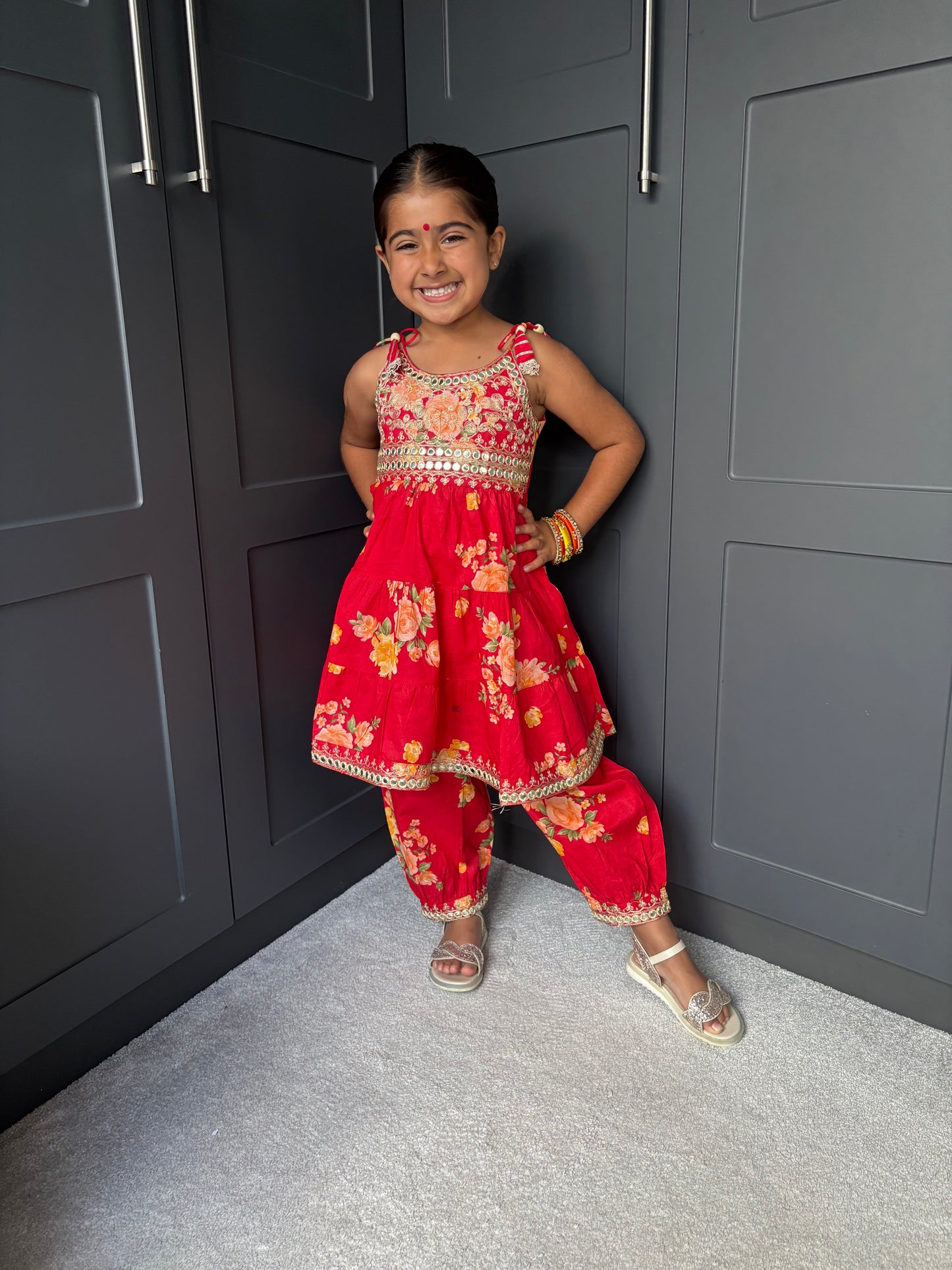 Red Flower Power Festive Set