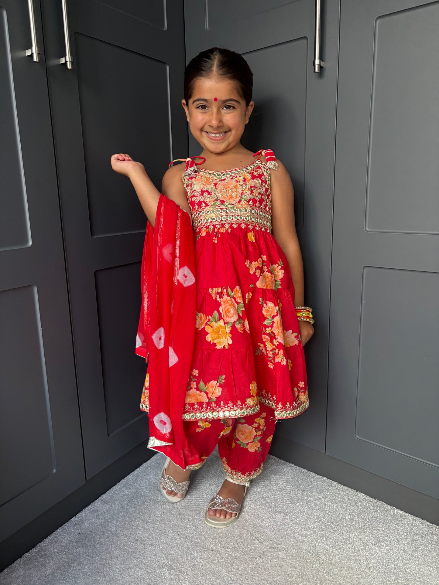 Red Flower Power Festive Set