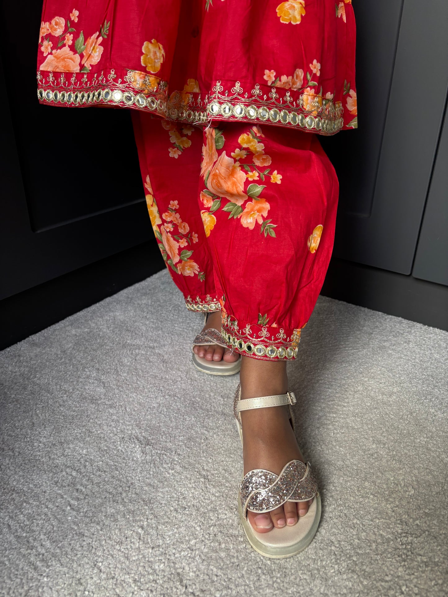Red Flower Power Festive Set