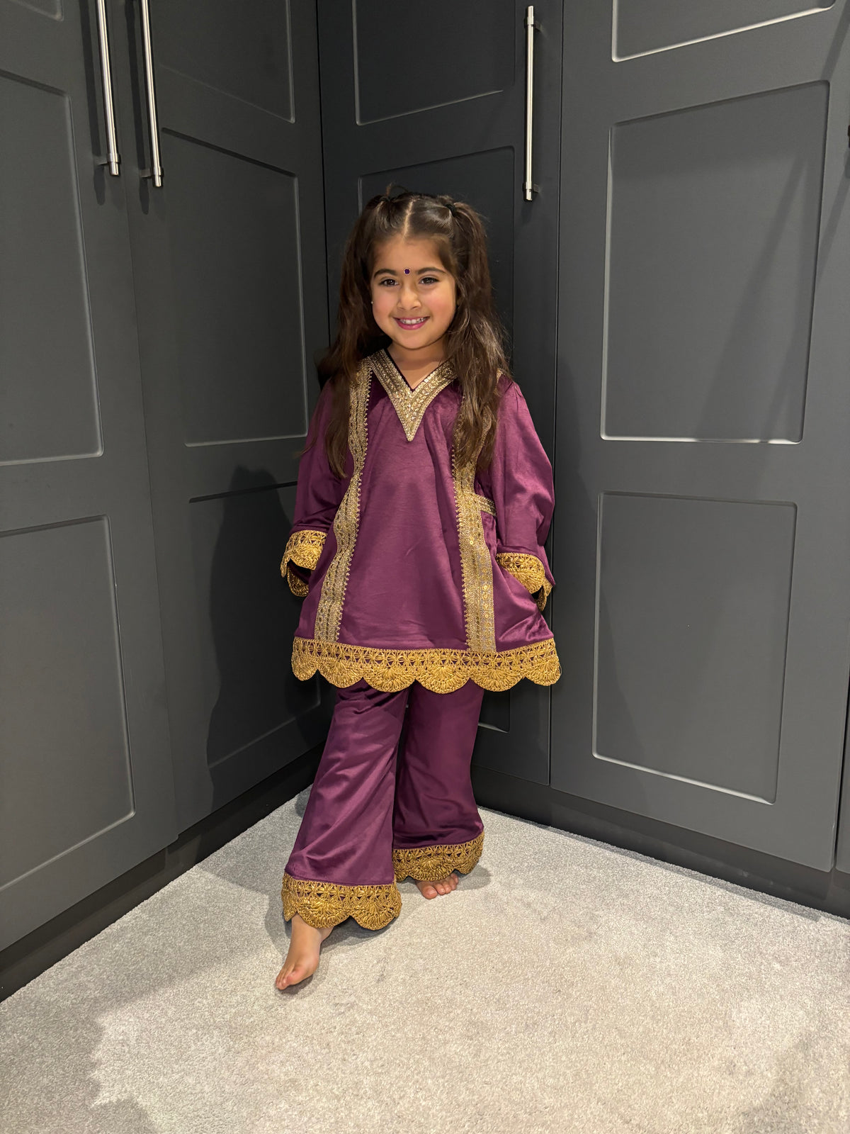 SAMPLE GIRLS VELVET SUIT AGE 5