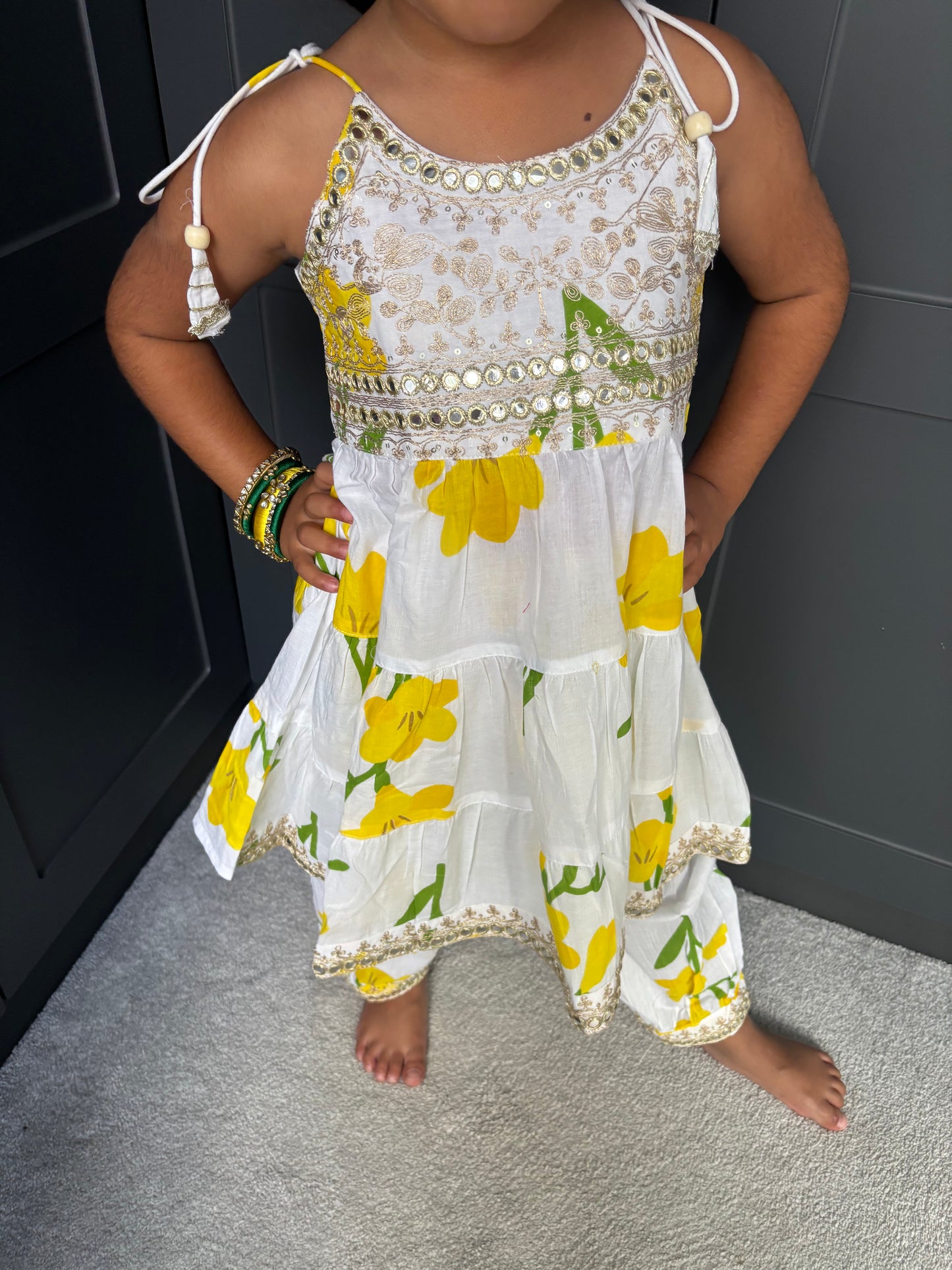 White Flower Power Festive Set