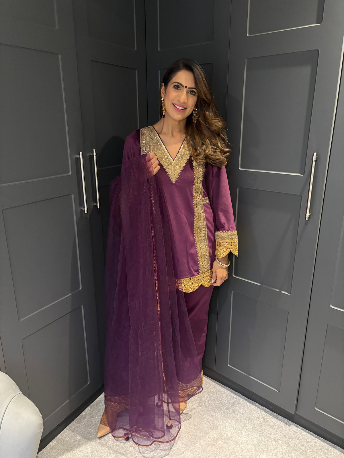 SAMPLE LADIES VELVET SUIT SMALL